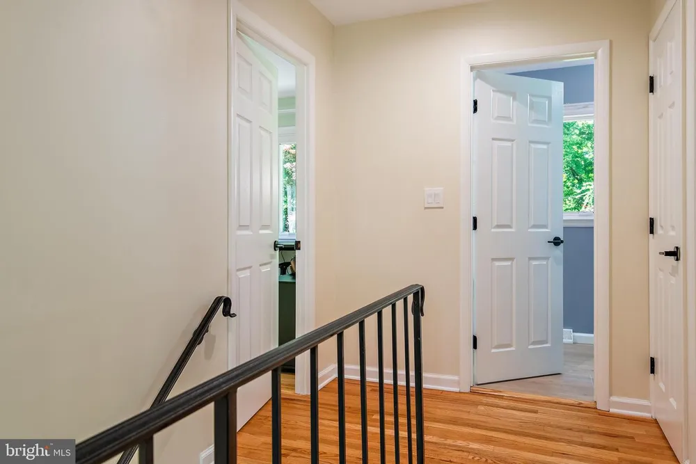 1126 Mainsail Dr, Annapolis, MD 21403