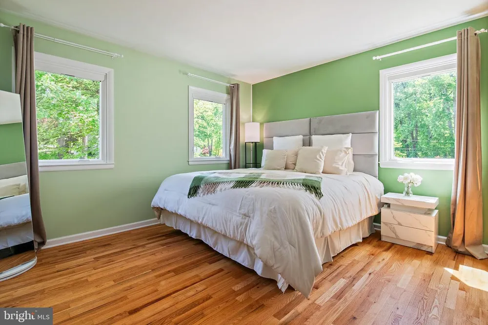 1126 Mainsail Dr, Annapolis, MD 21403