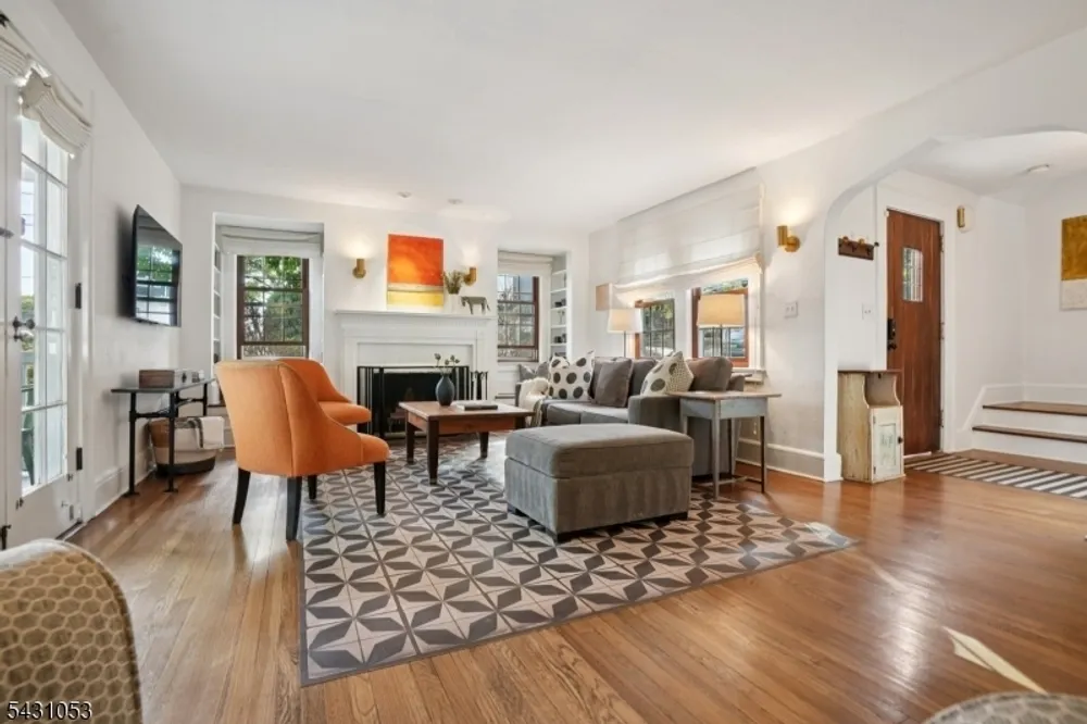 1 Oakridge Rd, West Orange, NJ 07052