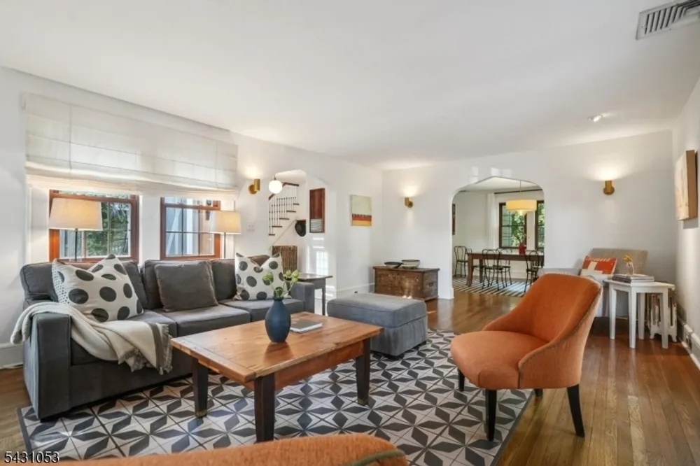 1 Oakridge Rd, West Orange, NJ 07052