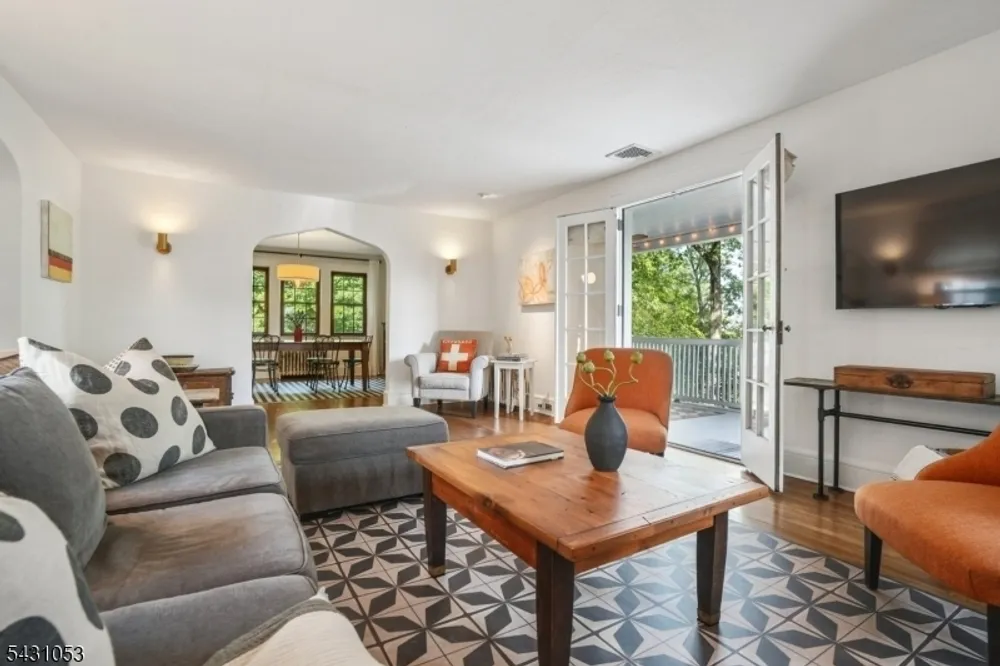 1 Oakridge Rd, West Orange, NJ 07052