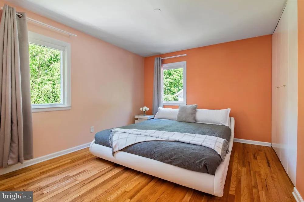 1126 Mainsail Dr, Annapolis, MD 21403