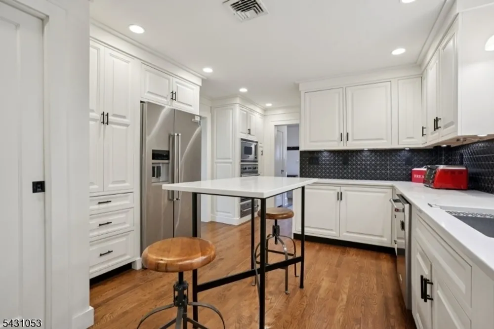 1 Oakridge Rd, West Orange, NJ 07052