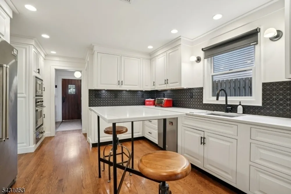 1 Oakridge Rd, West Orange, NJ 07052