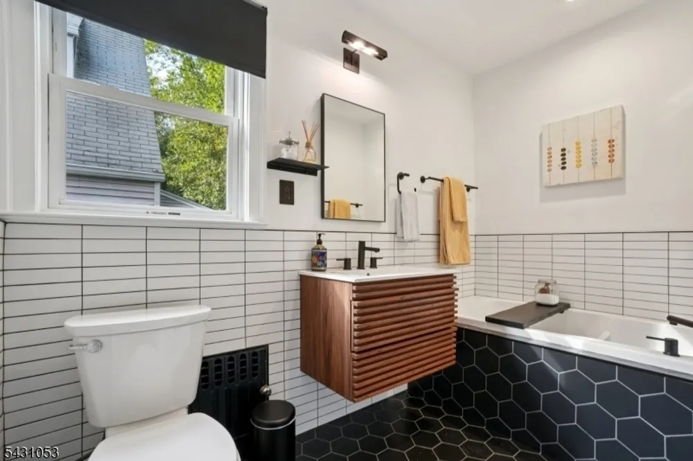 1 Oakridge Rd, West Orange, NJ 07052