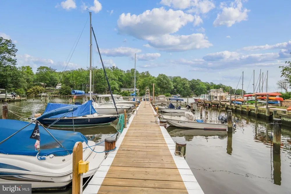 1126 Mainsail Dr, Annapolis, MD 21403