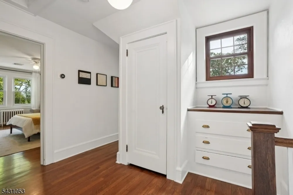 1 Oakridge Rd, West Orange, NJ 07052