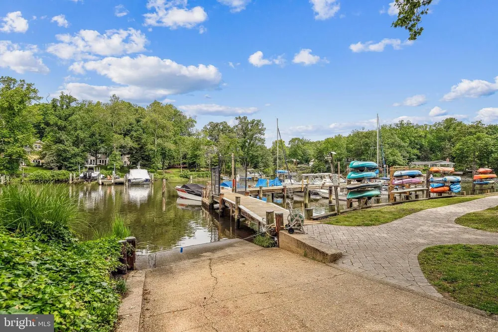 1126 Mainsail Dr, Annapolis, MD 21403