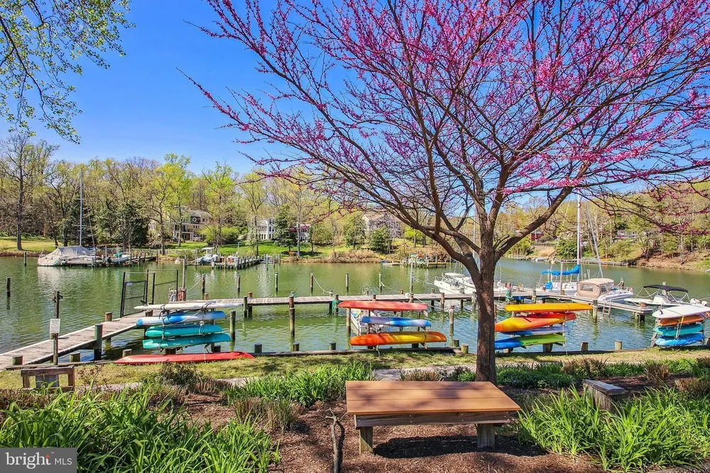 1126 Mainsail Dr, Annapolis, MD 21403