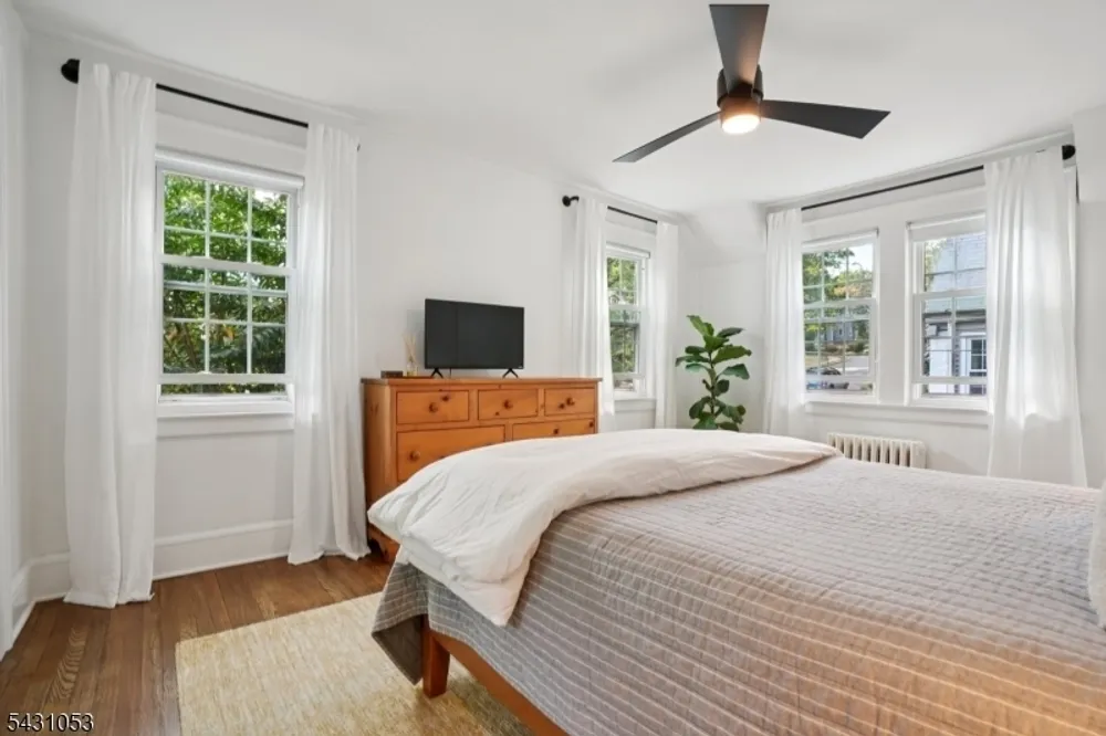 1 Oakridge Rd, West Orange, NJ 07052