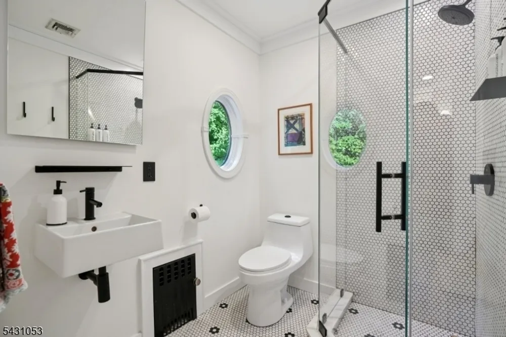 1 Oakridge Rd, West Orange, NJ 07052
