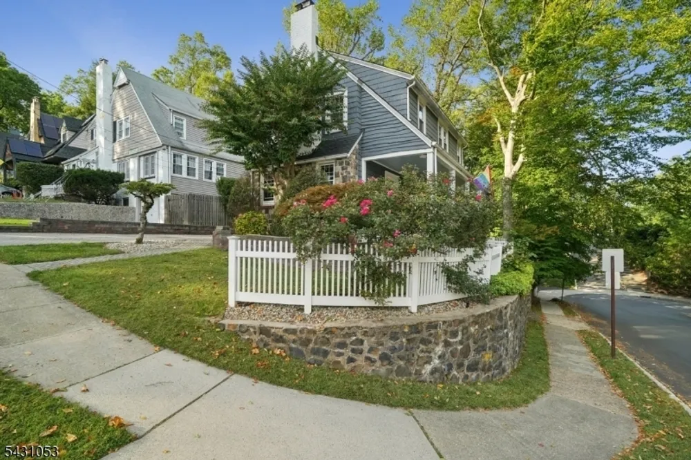 1 Oakridge Rd, West Orange, NJ 07052