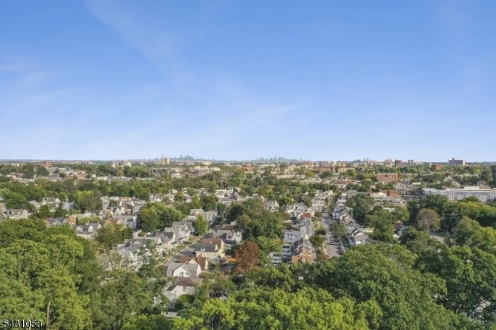 1 Oakridge Rd, West Orange, NJ 07052