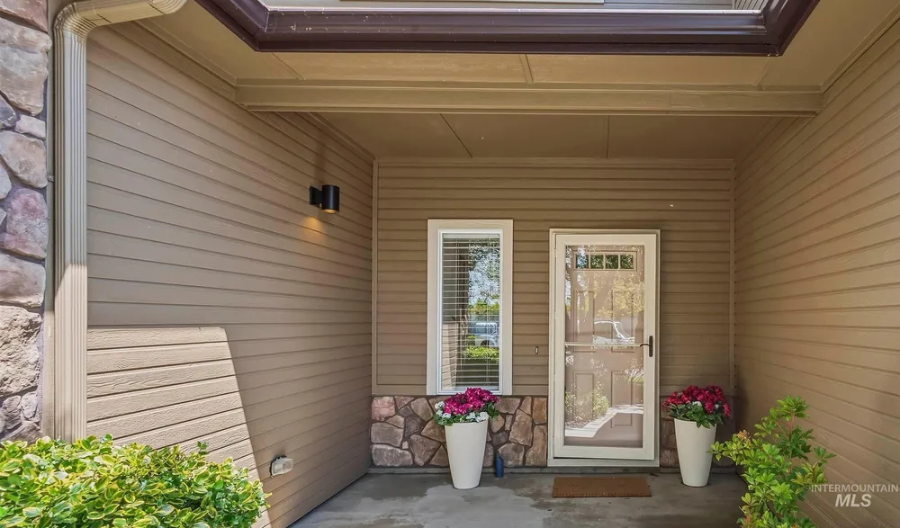 2292 W Windchime Dr, Meridian, ID 83646