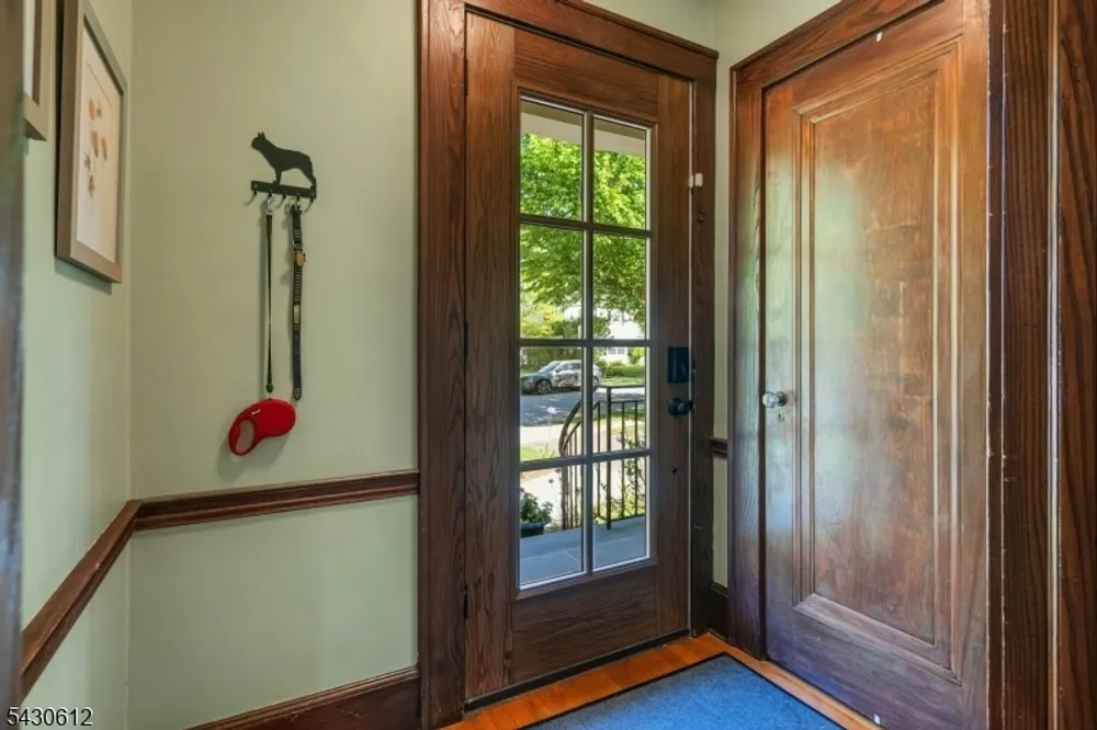 65 Hawthorne Ave, Glen Ridge, NJ 07028