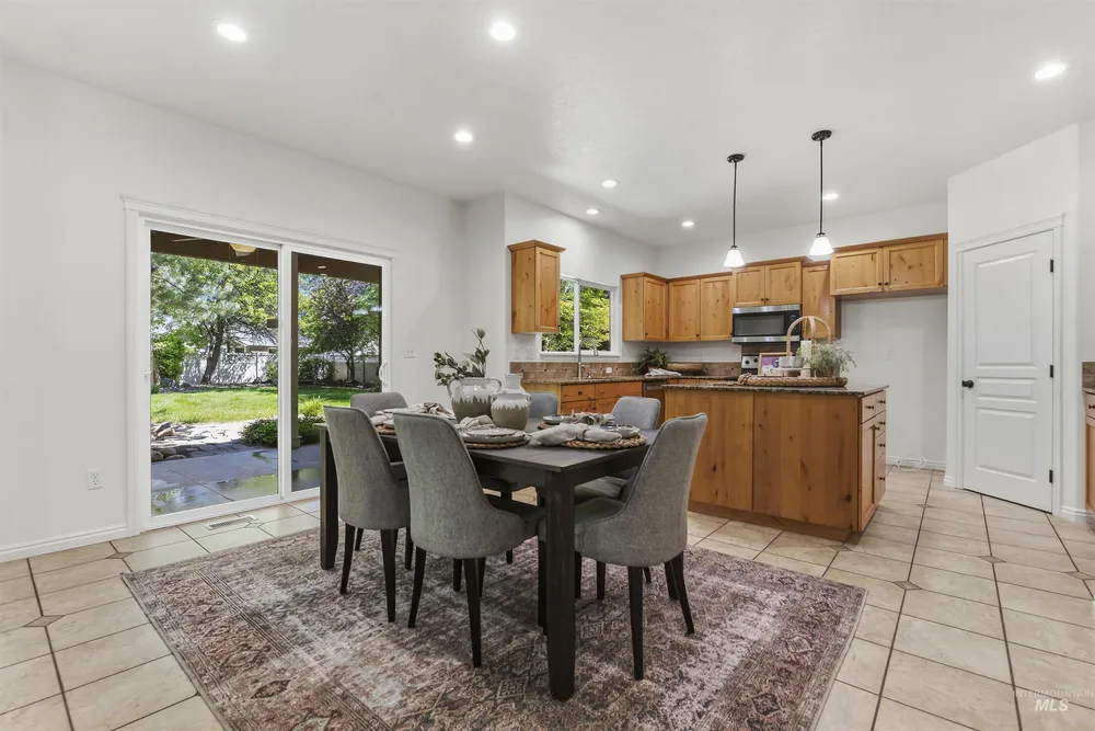 2292 W Windchime Dr, Meridian, ID 83646