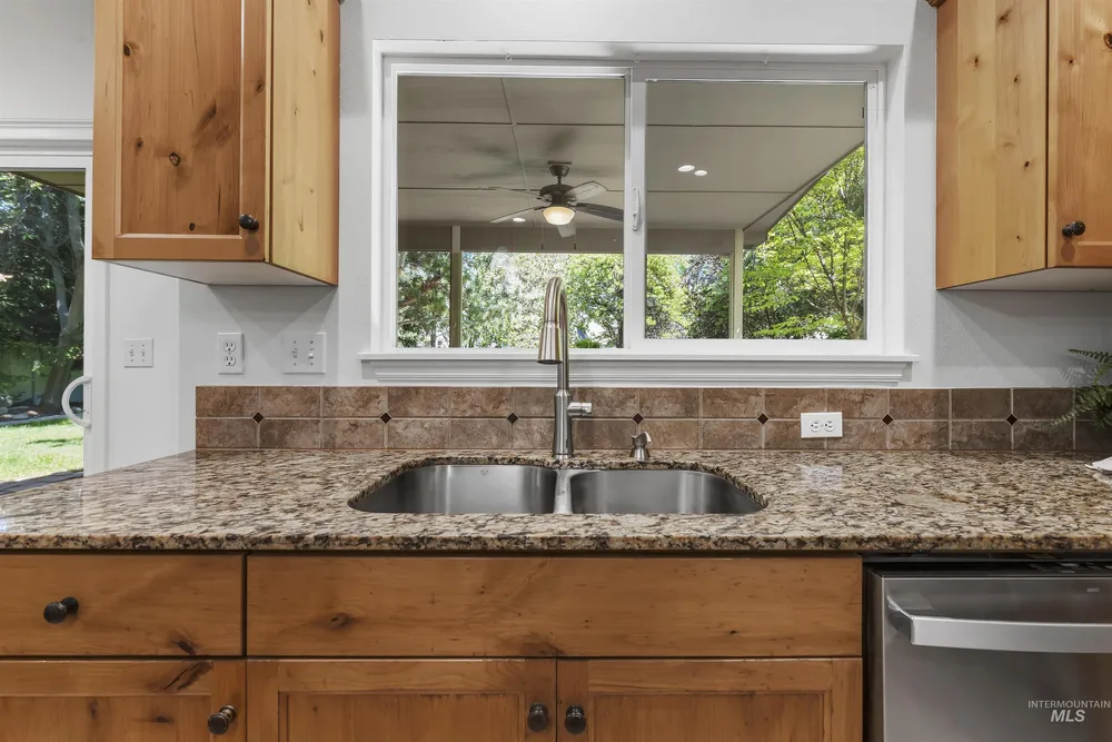 2292 W Windchime Dr, Meridian, ID 83646