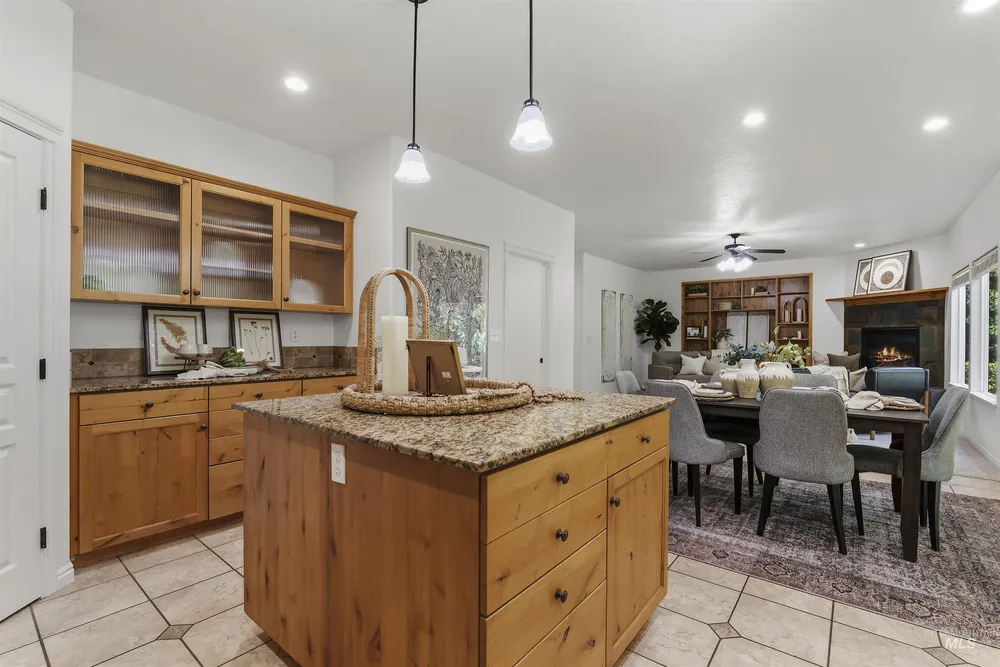 2292 W Windchime Dr, Meridian, ID 83646