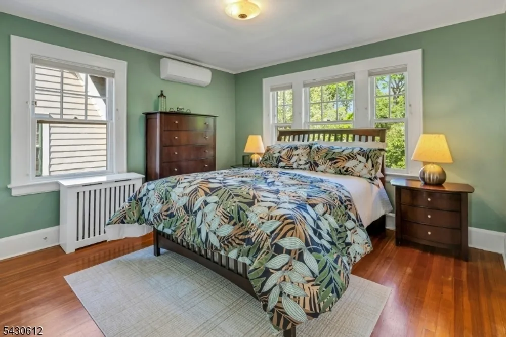 65 Hawthorne Ave, Glen Ridge, NJ 07028