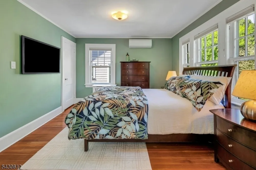 65 Hawthorne Ave, Glen Ridge, NJ 07028