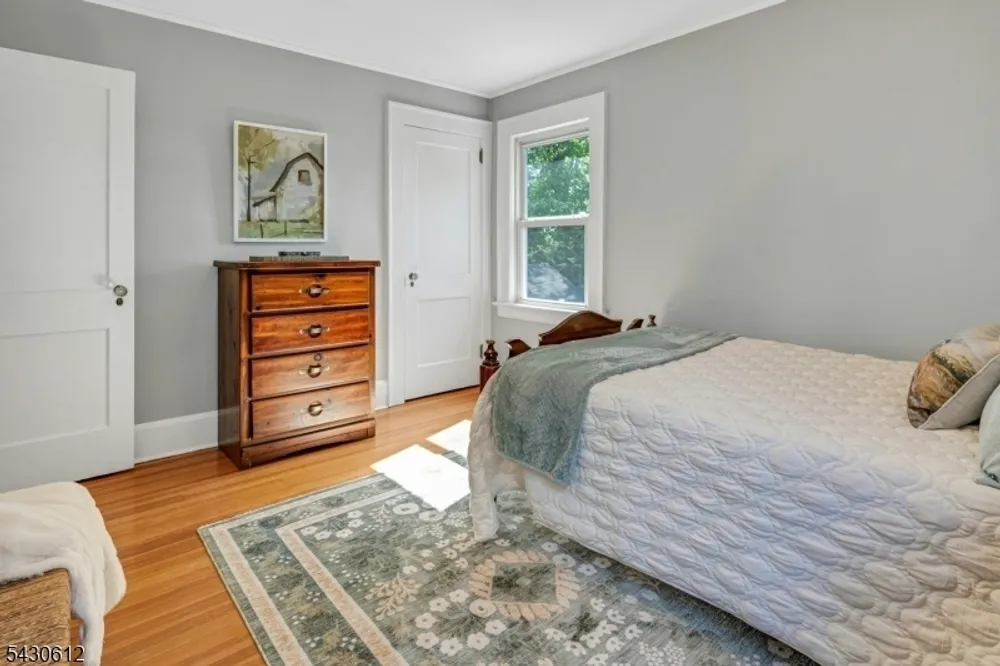 65 Hawthorne Ave, Glen Ridge, NJ 07028