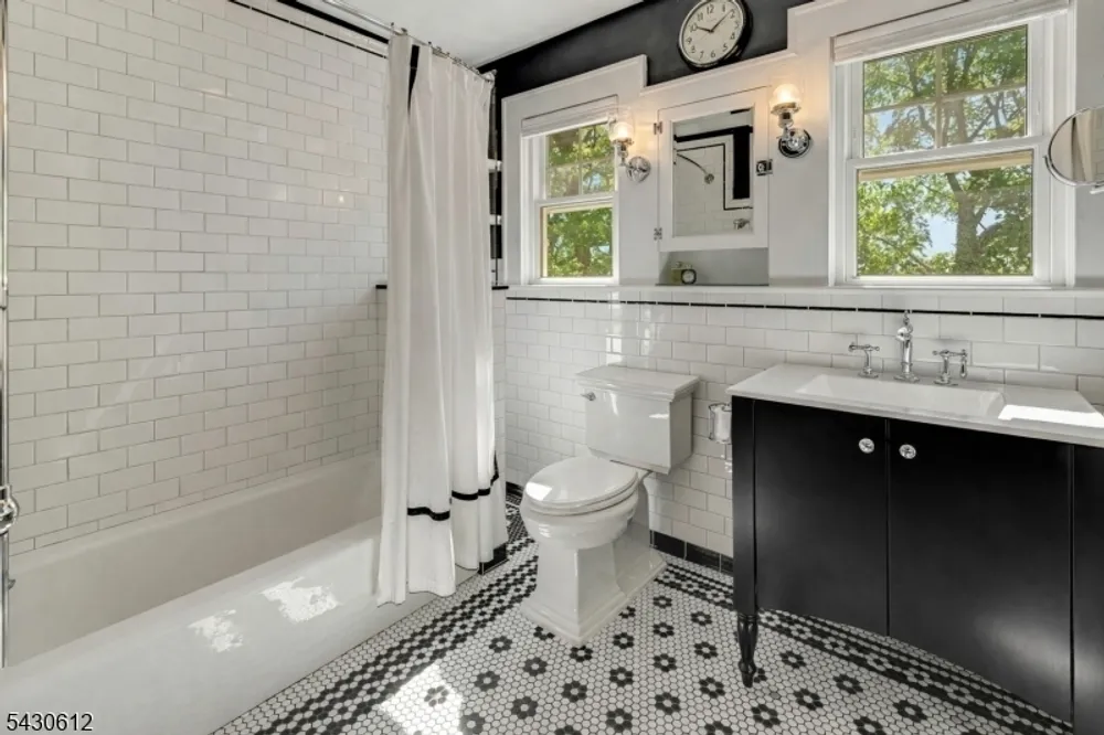 65 Hawthorne Ave, Glen Ridge, NJ 07028