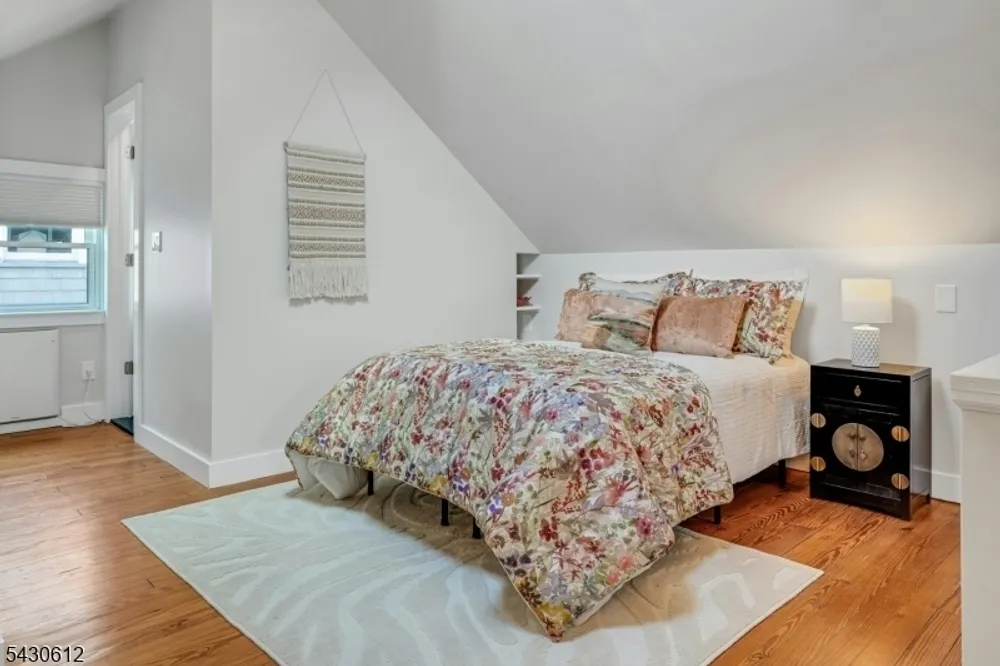 65 Hawthorne Ave, Glen Ridge, NJ 07028