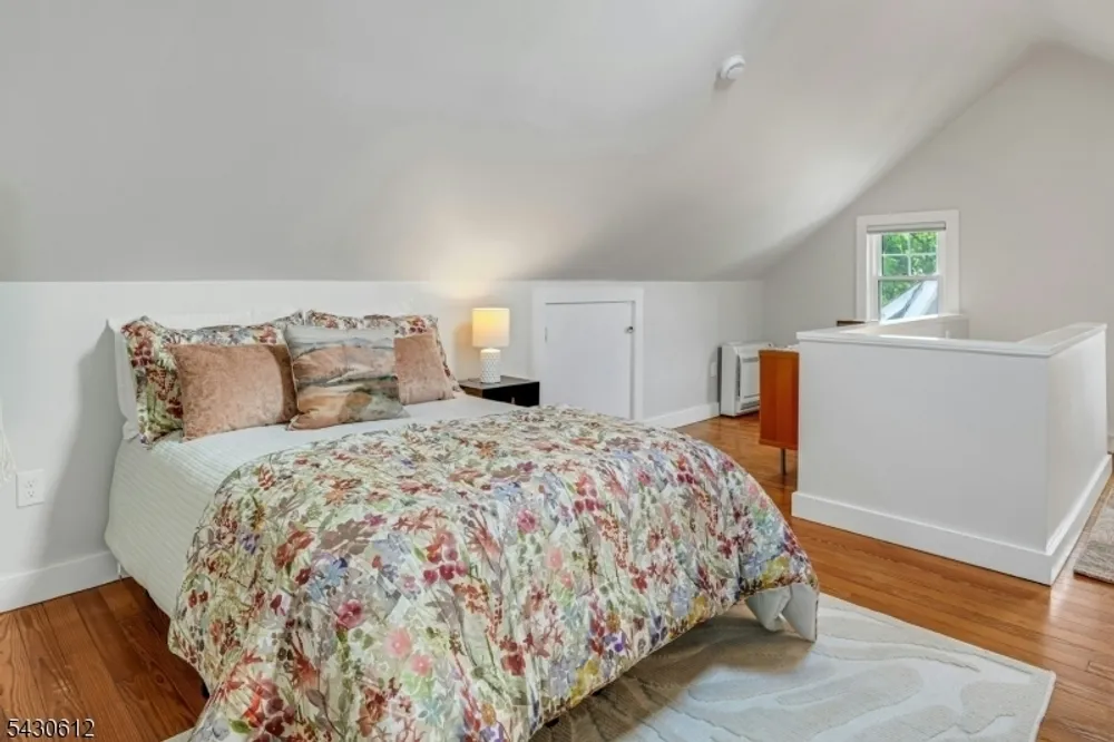 65 Hawthorne Ave, Glen Ridge, NJ 07028