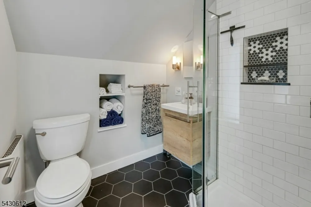 65 Hawthorne Ave, Glen Ridge, NJ 07028