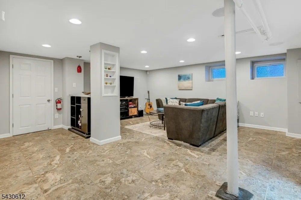 65 Hawthorne Ave, Glen Ridge, NJ 07028