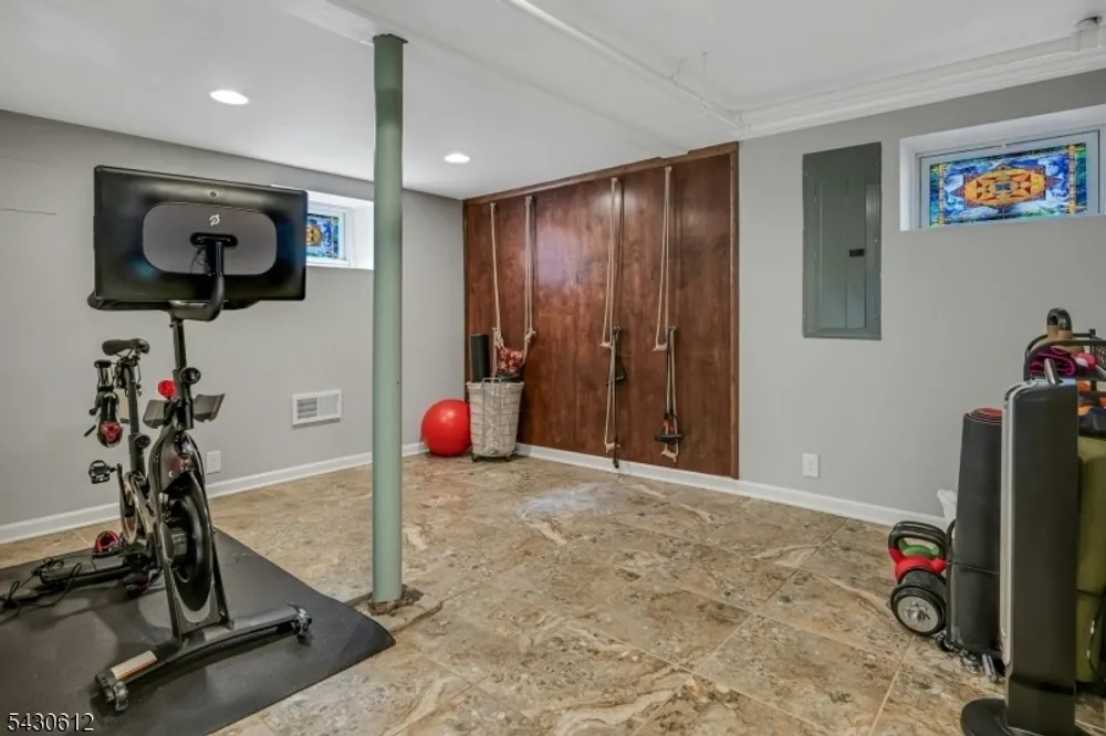 65 Hawthorne Ave, Glen Ridge, NJ 07028