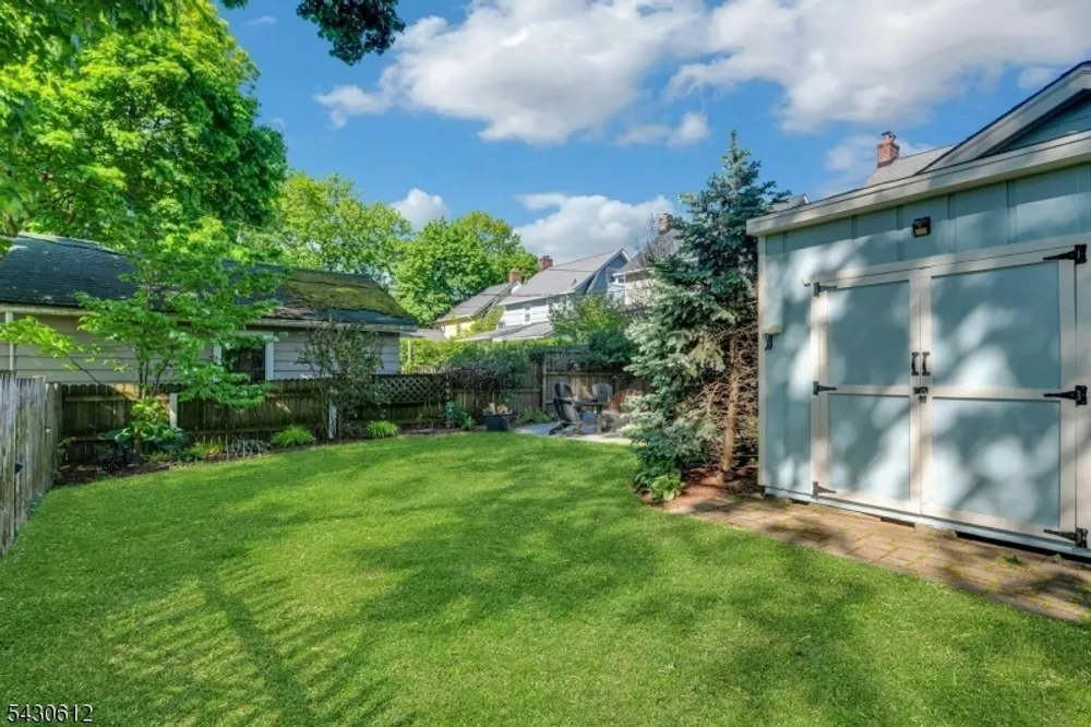 65 Hawthorne Ave, Glen Ridge, NJ 07028