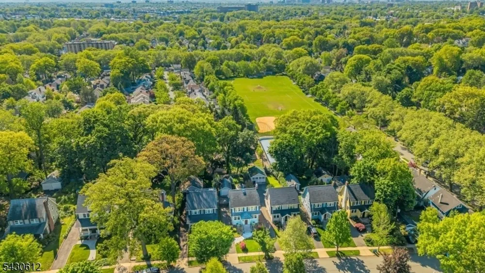 65 Hawthorne Ave, Glen Ridge, NJ 07028