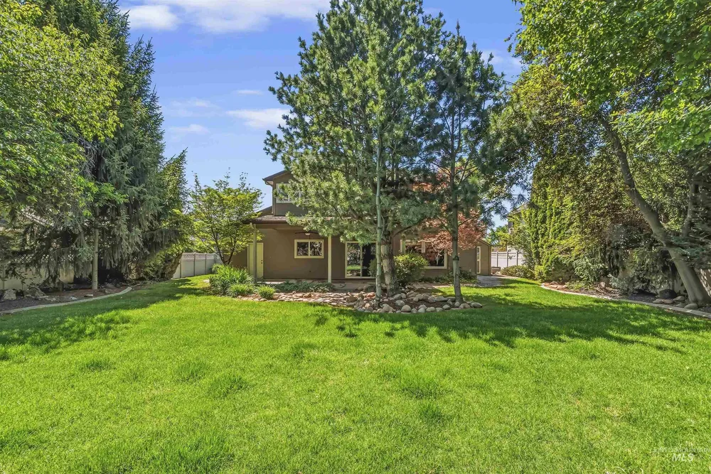2292 W Windchime Dr, Meridian, ID 83646