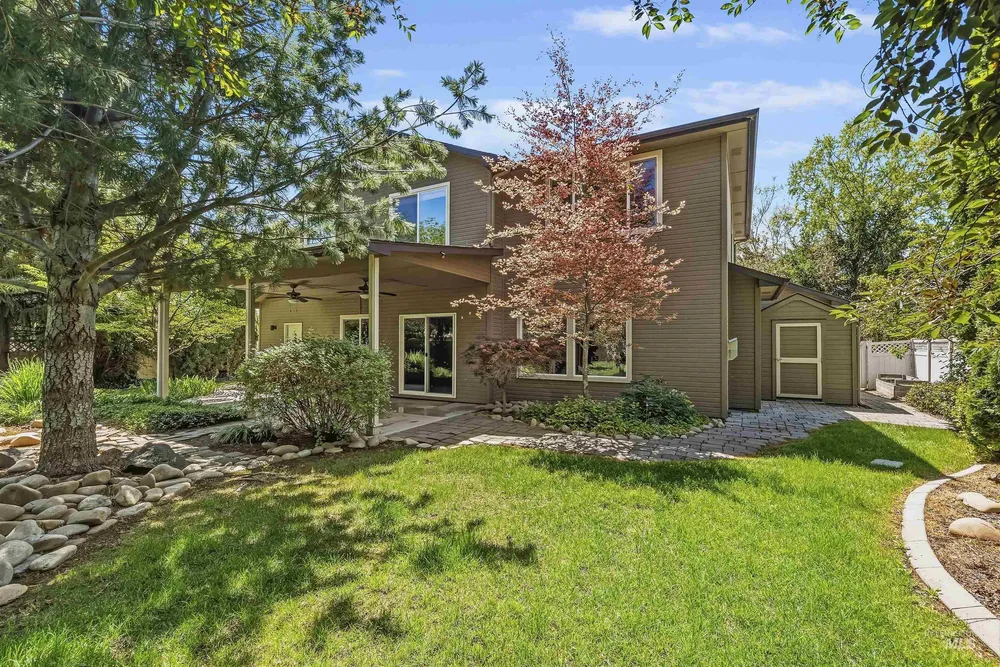 2292 W Windchime Dr, Meridian, ID 83646