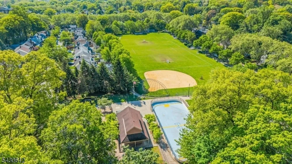 65 Hawthorne Ave, Glen Ridge, NJ 07028