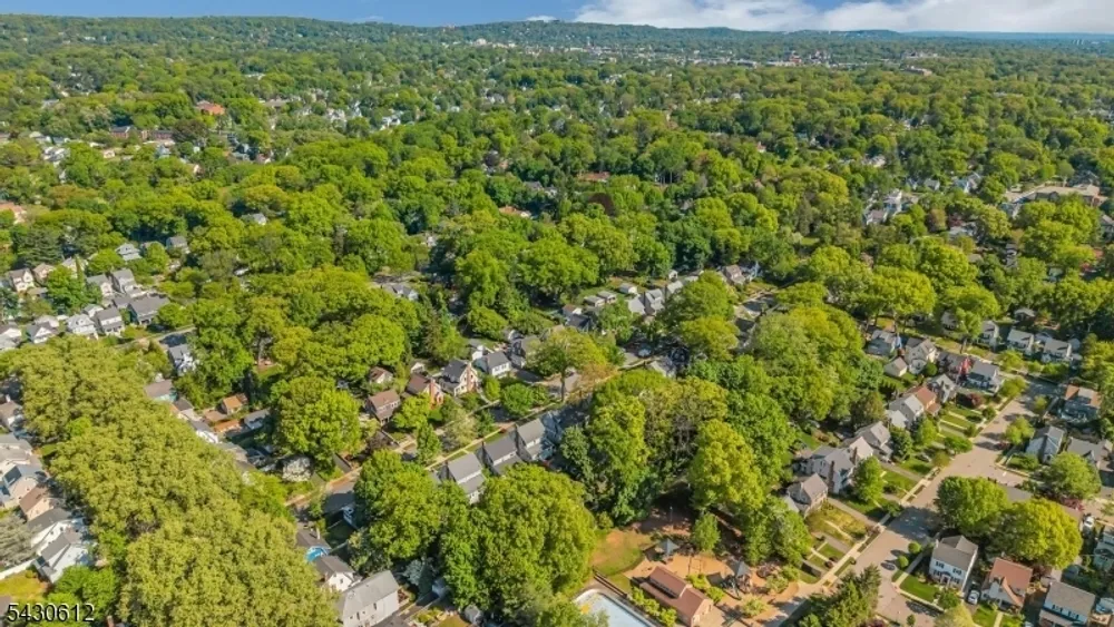 65 Hawthorne Ave, Glen Ridge, NJ 07028