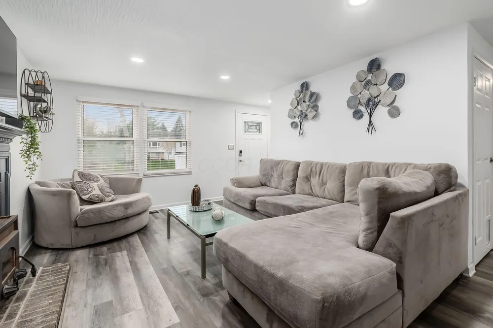 2562 Red Rock Blvd, Grove City, OH 43123
