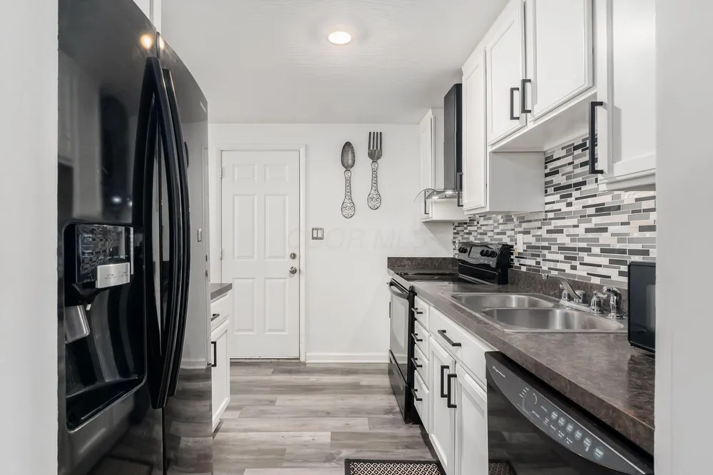2562 Red Rock Blvd, Grove City, OH 43123