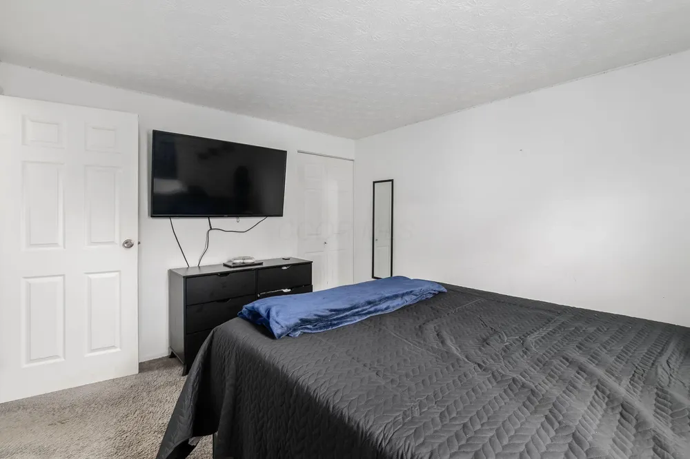 2562 Red Rock Blvd, Grove City, OH 43123