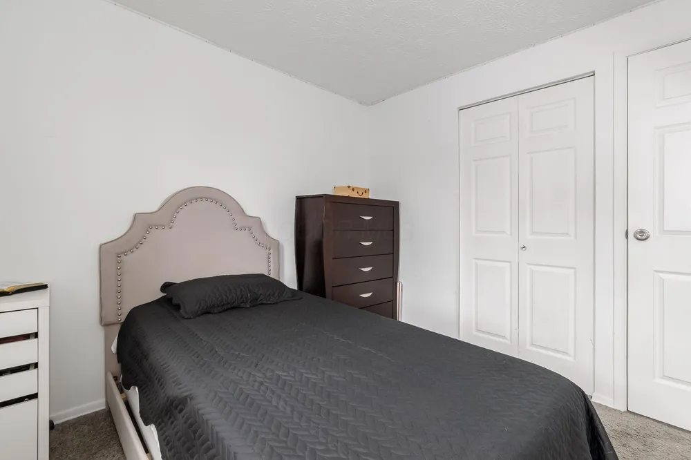 2562 Red Rock Blvd, Grove City, OH 43123