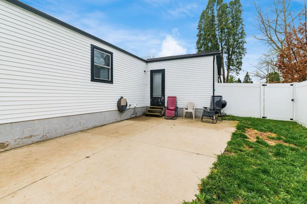 2562 Red Rock Blvd, Grove City, OH 43123