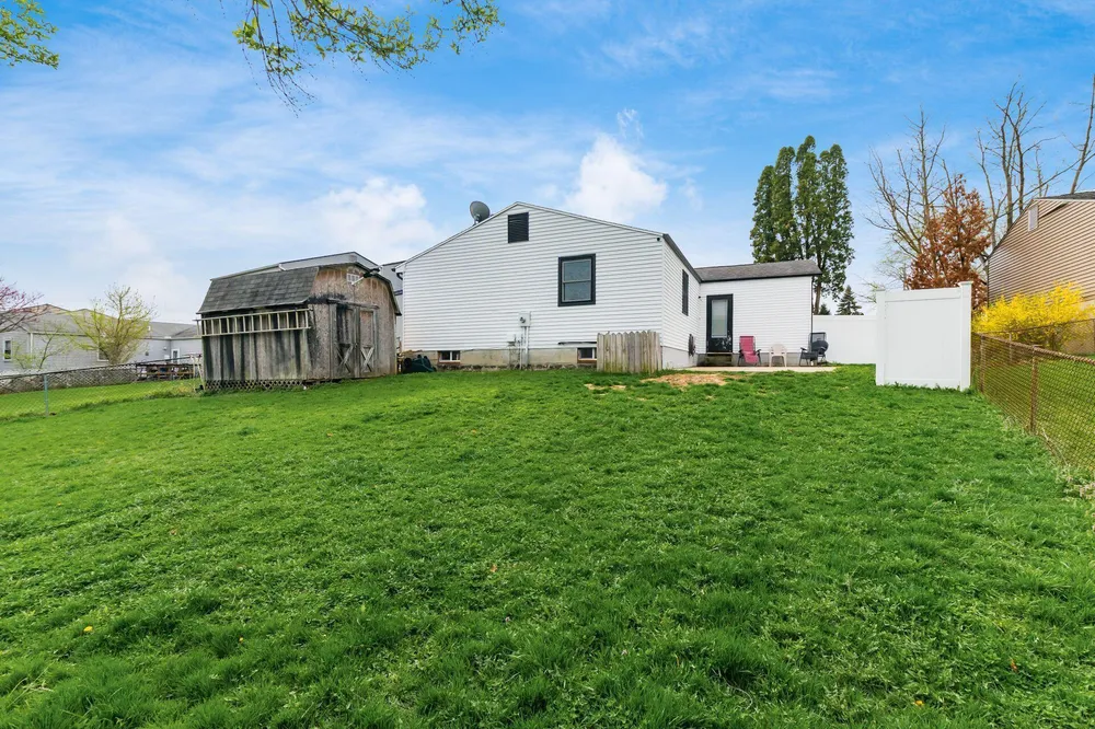 2562 Red Rock Blvd, Grove City, OH 43123