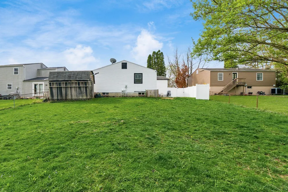2562 Red Rock Blvd, Grove City, OH 43123