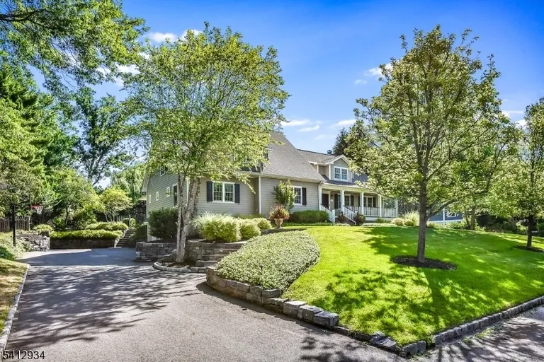 1020 Minisink Way, Westfield, NJ 07090