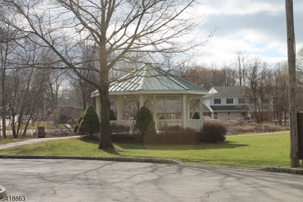 15 House Rd, Morristown, NJ 07960