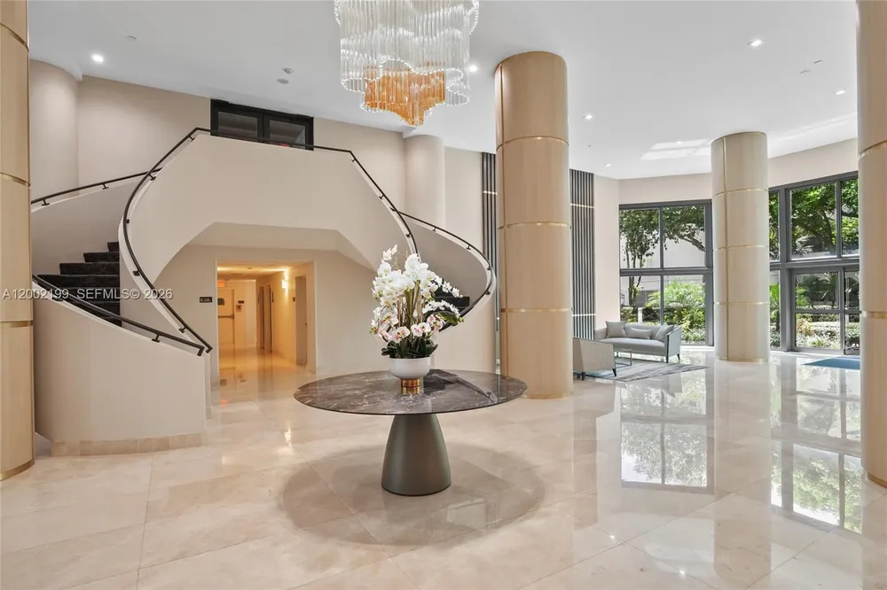 3500 Mystic Pointe Dr, Aventura, FL 33180