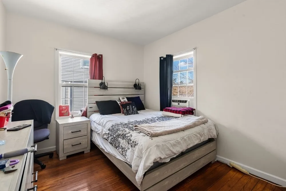 23-25 Hoyle St, Norwood, MA 02062