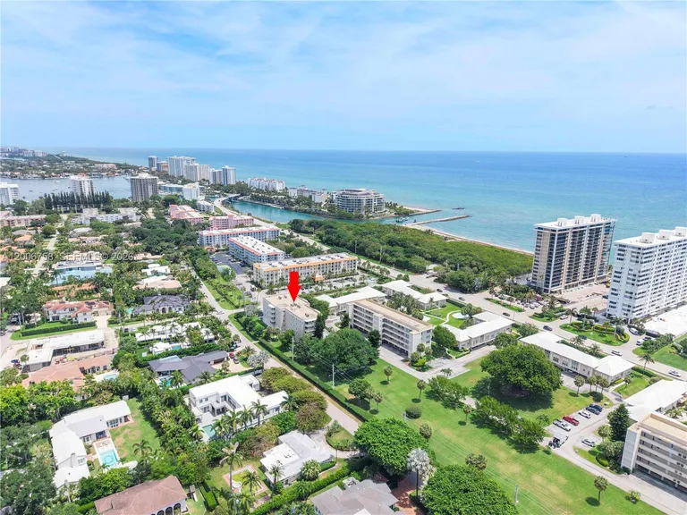 950 De Soto Rd, Boca Raton, FL 33432