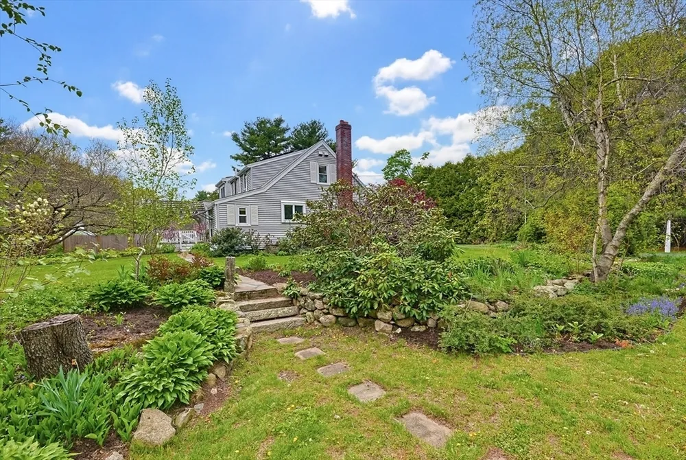13 Lawrence Circle, Medfield, MA 02052